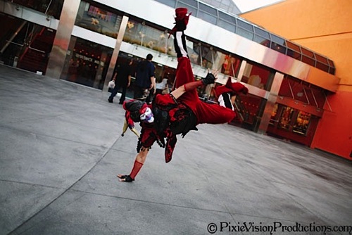 Universal City Walk Cyrus Breaks